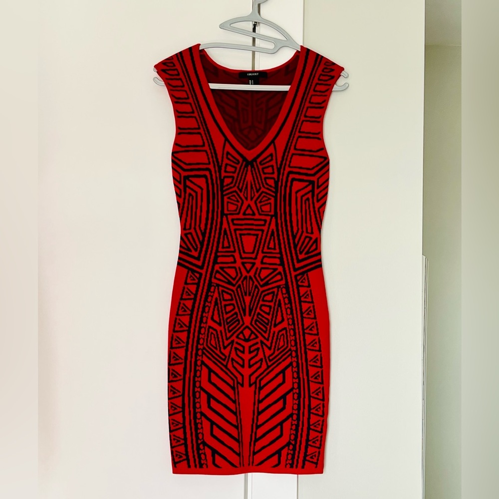 Bright Fun Gorgeous, in excellent condition . Forever 21